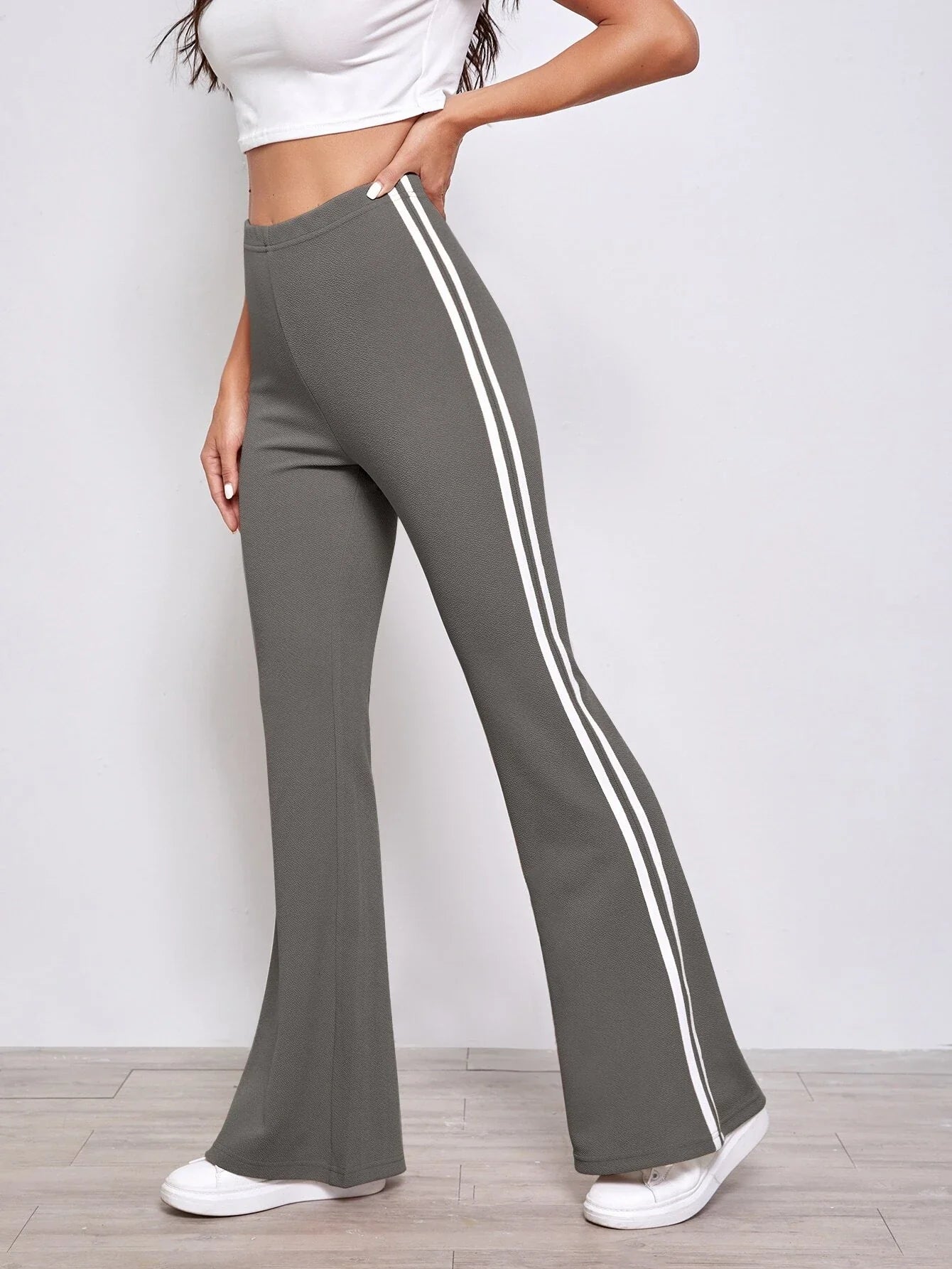 STRIPED SIDE FLARE LEG PANTSSkorts